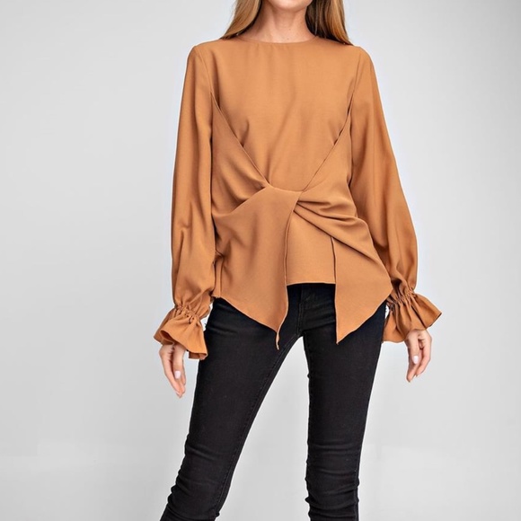 *NEW* TWIST-FRONT RUFFLE CUFF TOP - Picture 1 of 6